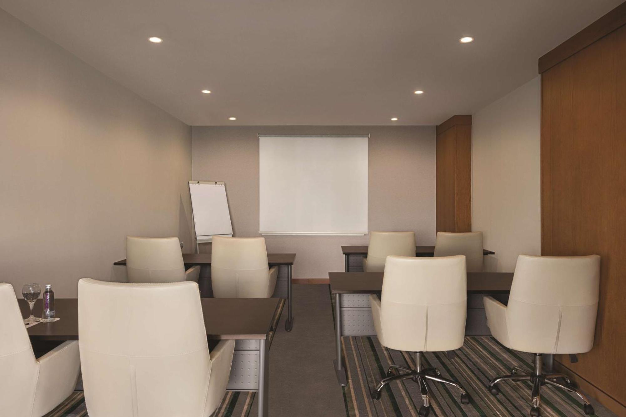 Hotel Vivid Hotel, A Member Of Radisson Individuals 5*